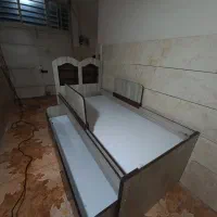 تخت کشویی کاملا سالم و کم جا