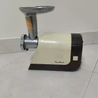 یک چرخ گوشت قدیمی