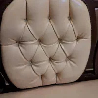 مبل ۴ نفره محکم همراه با میز و یک میز عسلی