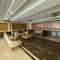 ۱۸۰متر پاسداران +پاگرد مجزا +۲پارکینگ +تک واحده