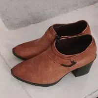 کفش پاشنه دار وپوتین دخترونه