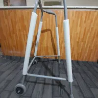 واکر چرخ دار