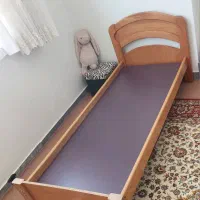 تخت چوبی