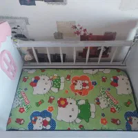 فروش یک عدد کمد کودک همراه تخت کنار مادر