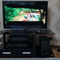 تلوزیون LCD سامسونگ ۴۲ اینچ به همراه میز