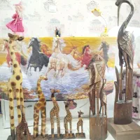 مجسمه چوبی