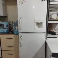 یخچال وفریزر دو در حال استفاده