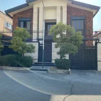 ویلایی-شیک-یک-از-سه-آسانسور-دار-شیک