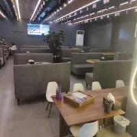 پرسنل آشپزخانه و ویتر خانم