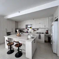 ۲ خوابه تمیز سال ساخت کم