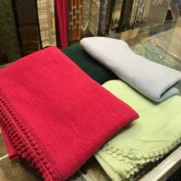 شال پلیسه ای برشکا تک رنگ دور کار شده