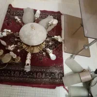 لوستر بزرگ و دو لوستر کوچک