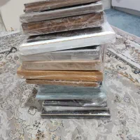 تعدادی قاب عکس در طرح ها و رنگهای متفاوت