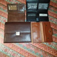 تعدادی کیف چرمی