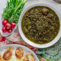 استخدام آشپز ایرانی خانم (خورشت پز) در ولیعصر