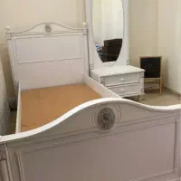 تخت نو همراه پاتختی سالم مارک شرکت اپادانا