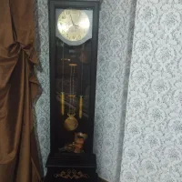 ساعت ایستاده و بوفه