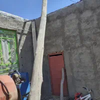 دو تا ستون چوبی