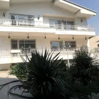 ۷۰۰ متر ویلا قواره شمالی‌ دربست شهرک غرب