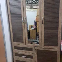 جاکفشی و کمد همه کاره