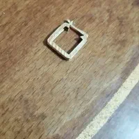 یک لنگ گوشواره طلاگمشده