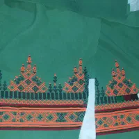 پارچه موسوم شده نصفش با بهترین پارچه همراه شال