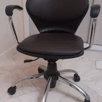 صندلی چرخ دار چرخشی کاملا سالم