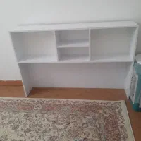 میز کامپیوتر و قفسه کتاب