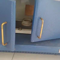 هود آشپزخانه با کابینت دودرب رنگ آبی چکشی
