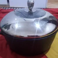 تعدادی قابلمه وسینی