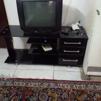 تلویزیون ومیز