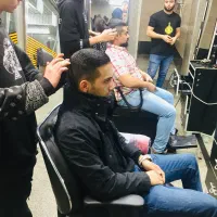 ارایشگر بدون مشتری