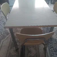 دو دست میز و صندلی ناهارخوری دودست صندلی و یک میز