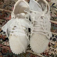 کتونی عروس و دسته گل