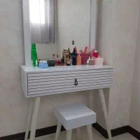 میز آرایشی در حد نو