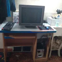 مانیتور کیبورد موس صندلی میز و..