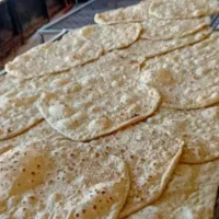 ب چندنفر نیروخانم. ماهرجهت کاردرنانوایی نیازمندیم