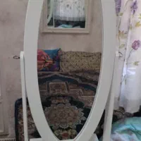 آینه و تخت و کمد درحدنو آینه تکی هم فروخته میشه