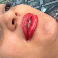 مدل فیبروزابرو‌،شیدینگ‌لب،خط‌چشم‌،
