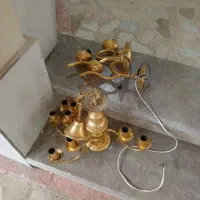 یه لوستر با دوتا دیوار کوب