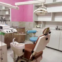 دندانپزشک با پروانه