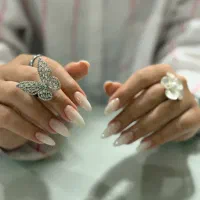 خدمات کاشت و ترمیم ناخن