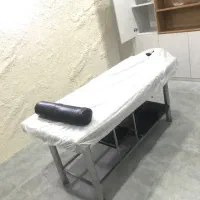 تخت ماساژ.نیمه تا شو با راحتی بسیاروتحمل وزن بالا