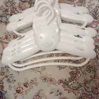 چوب لباسی کودک. کمدی