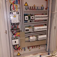 اجرای برق ساختمان سینی برق لوله‌کشی PVC دوربین