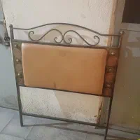 تخت اهنی