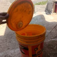 دبه|ظروف نگهدارنده، پلاستیکی، یک‌بارمصرف|دشمن زیاری, |دیوار