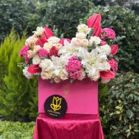 باکس گل با تم رنگی مردانه و زنانه