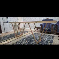 میز کار برای نصب کاغذ دیواری