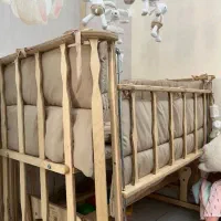 تخت کنار مادر انجلند
